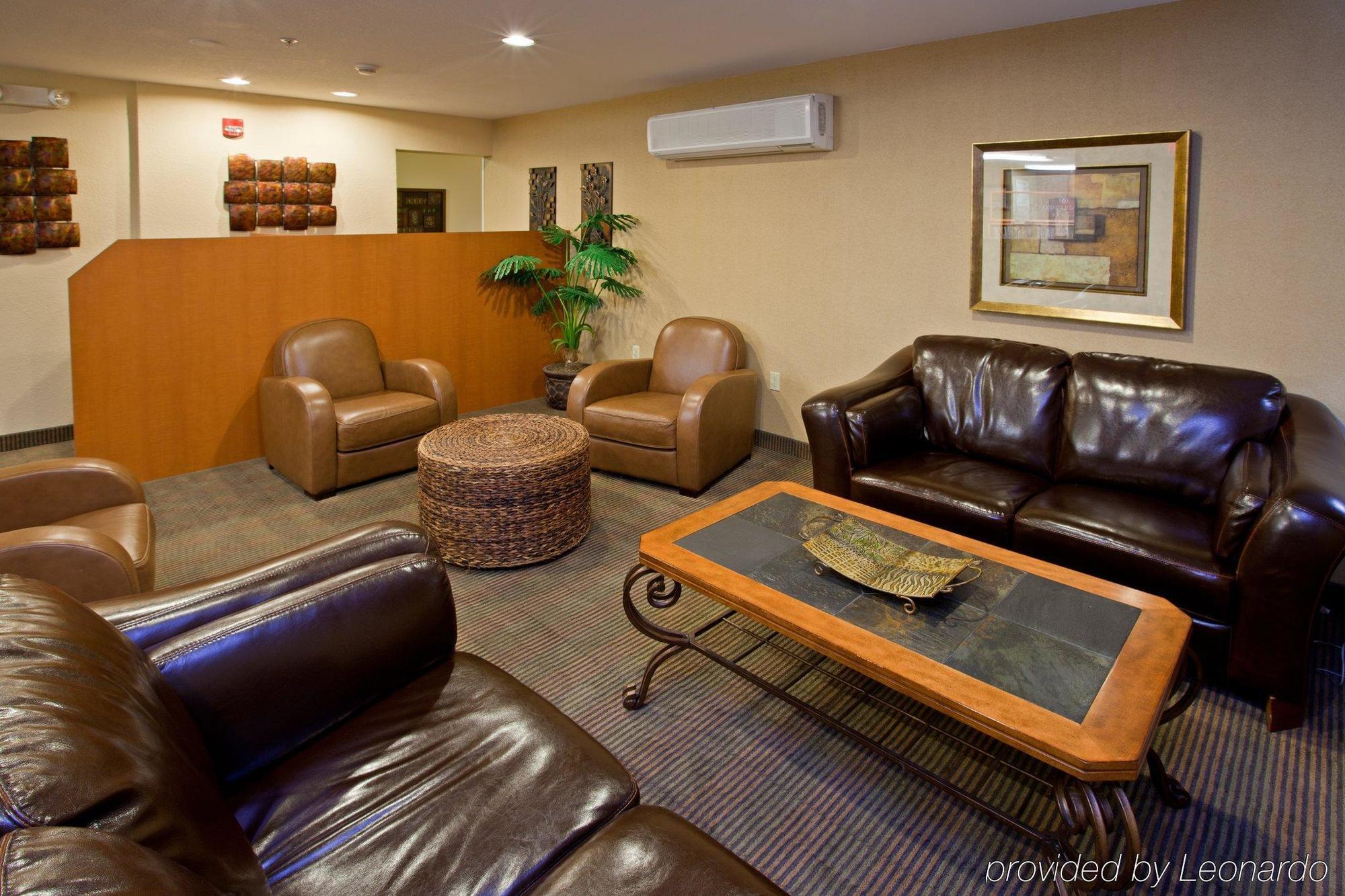 Candlewood Suites Louisville Airport By Ihg Интериор снимка