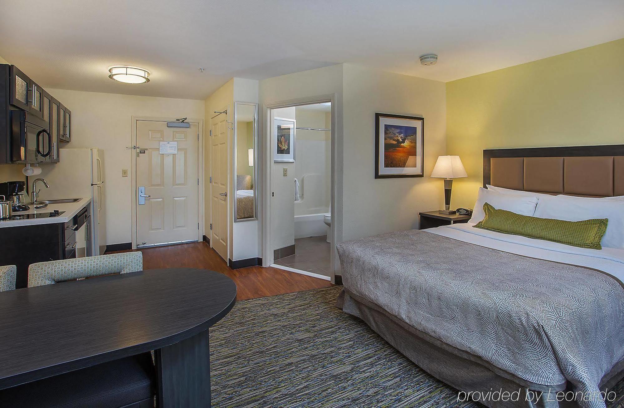 Candlewood Suites Louisville Airport By Ihg Екстериор снимка