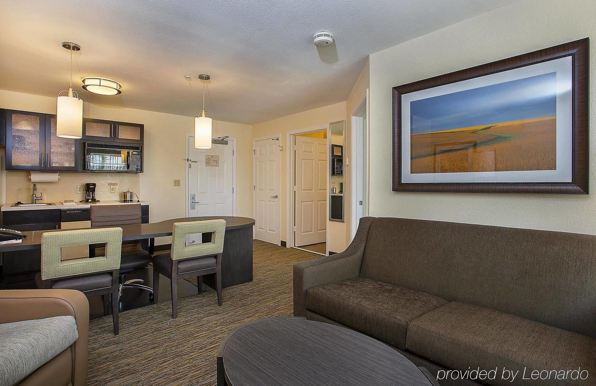 Candlewood Suites Louisville Airport By Ihg Екстериор снимка