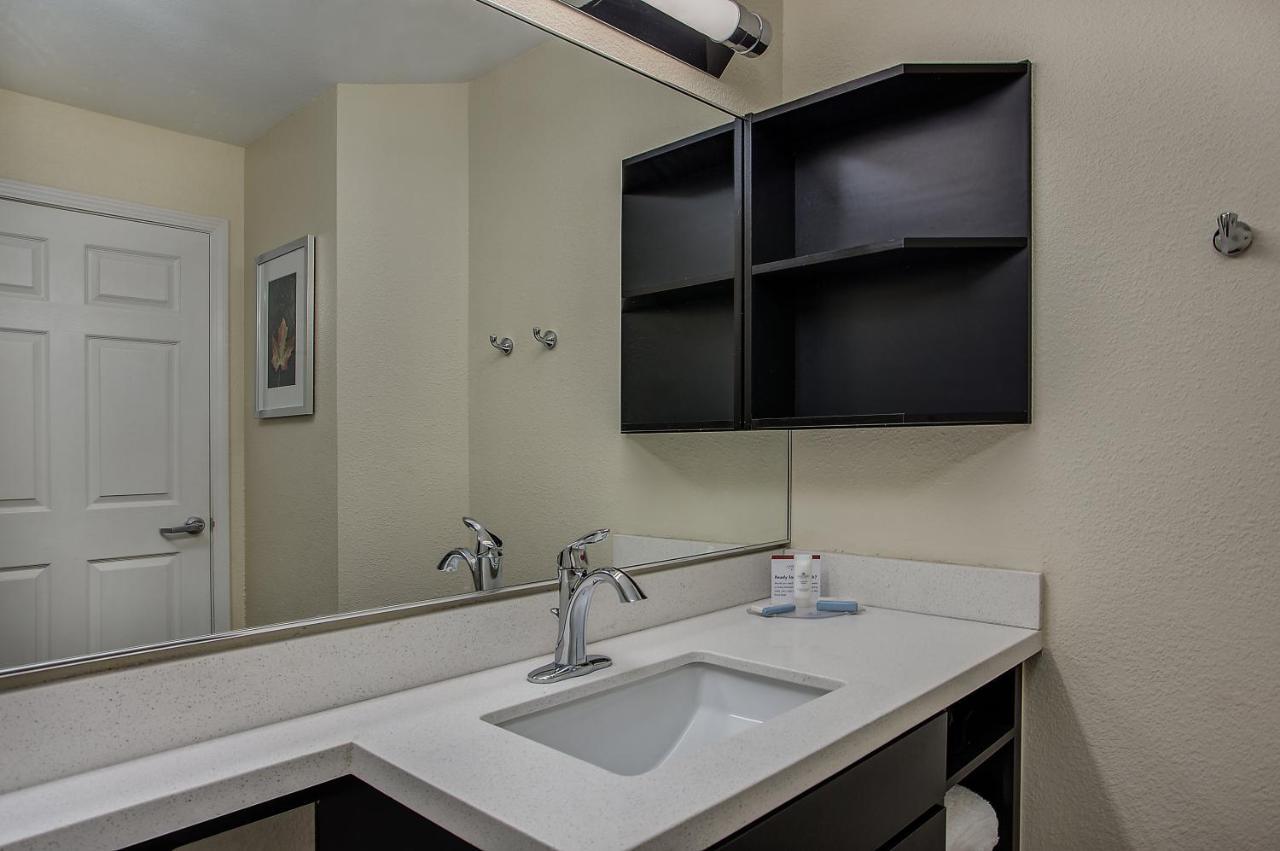Candlewood Suites Louisville Airport By Ihg Екстериор снимка