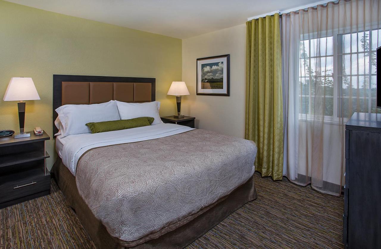 Candlewood Suites Louisville Airport By Ihg Екстериор снимка
